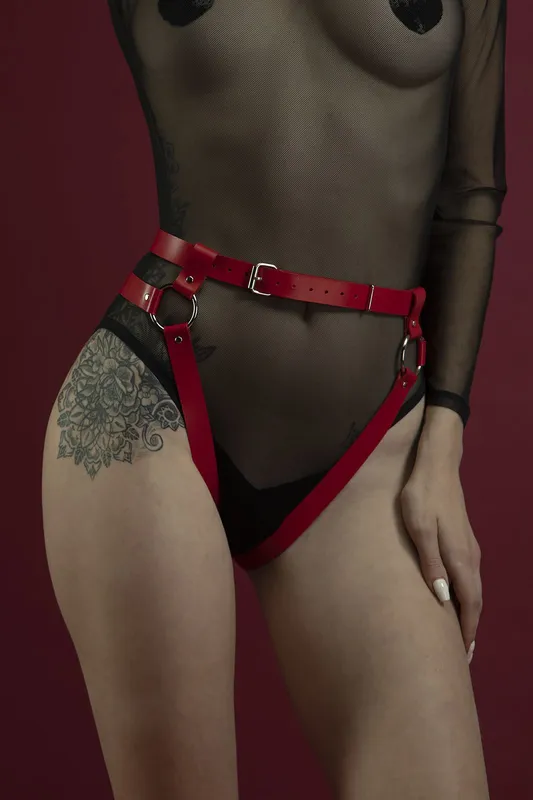 Гартери Feral Feelings - Belt Briefs, натуральна шкіра, червоний колір
