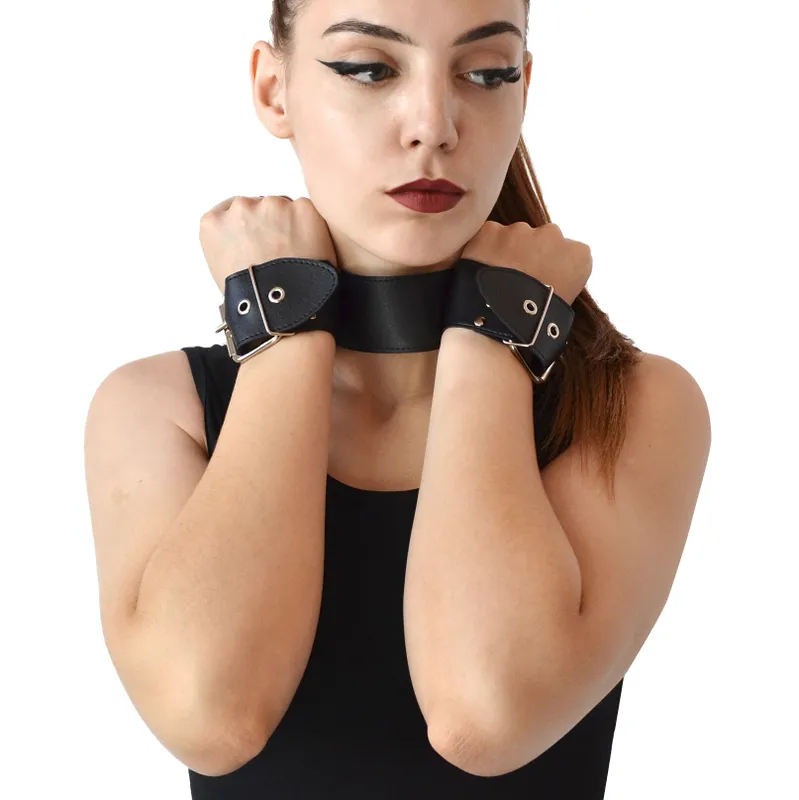 Нашийник з наручниками Art of Sex Bondage Collar with Handcuffs, натуральна шкіра