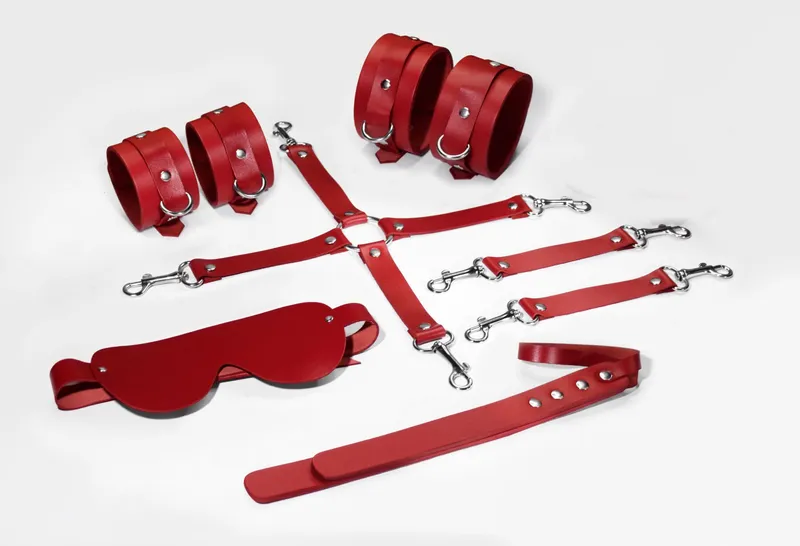 Набір Feral Feelings BDSM Kit 5 Red: наручники, поножі, хрестовина, маска, паддл