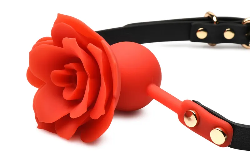 Силіконовий кляп з трояндою Master Series Blossom Silicone Rose Gag – Red