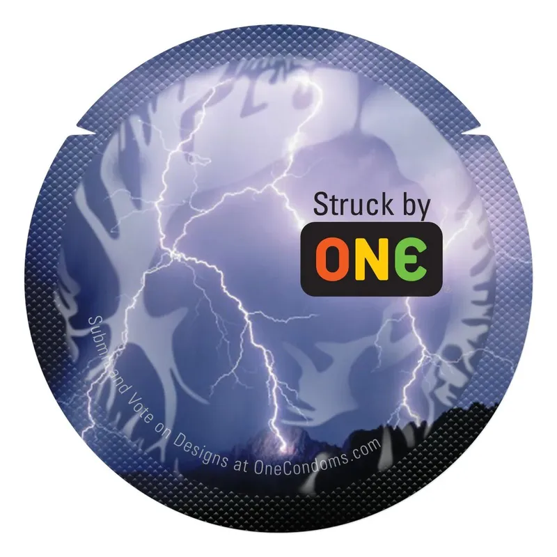 Презерватив ONE Color Sensations Struck by ONE, лавандово-бузковий, зі змазкою