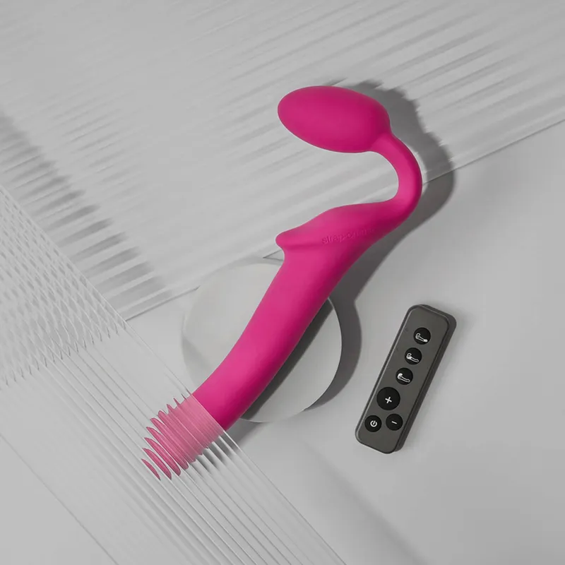 Безремінний страпон з вібрацією Strap-On-Me VIBRATING Fuchsia L