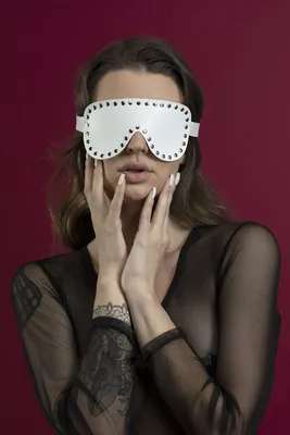 Маска на очі Feral Feelings - Blindfold Mask, натуральна шкіра, біла
