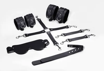 Набір Feral Feelings BDSM Kit 5 Black: наручники, поножі, хрестовина, маска, паддл