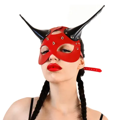 Шкіряна маска Art of Sex Lucifer Red&Black з рогами